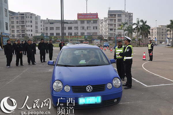 广西钦州交警开展执勤执法安全防护培训