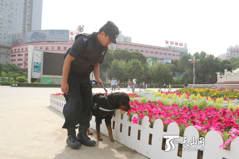 乌鲁木齐市特警齐力备战亚欧博览会安保