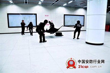 武汉地铁反恐演习 视频监控大显身手